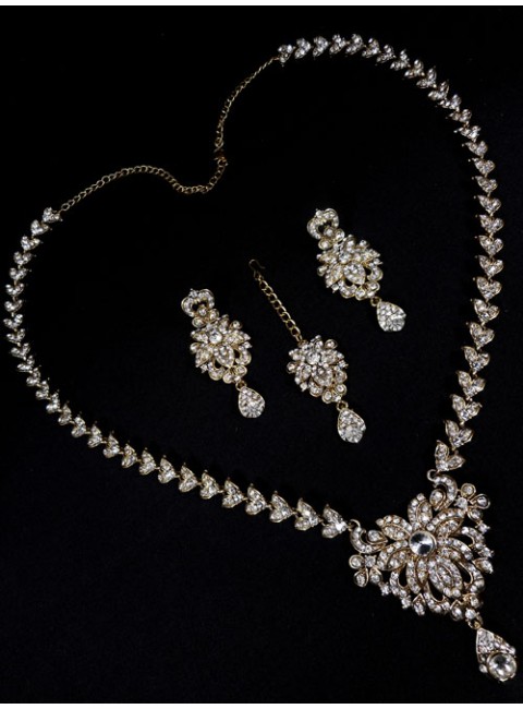 Stonestudded Jewelry Set